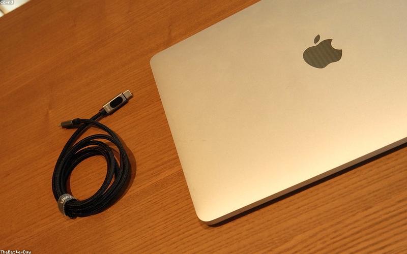 Llevar 1100 sistemas operativos en un solo USB