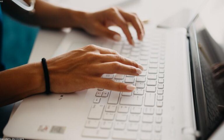 How to Reset Windows 11 Without Losing Your Files